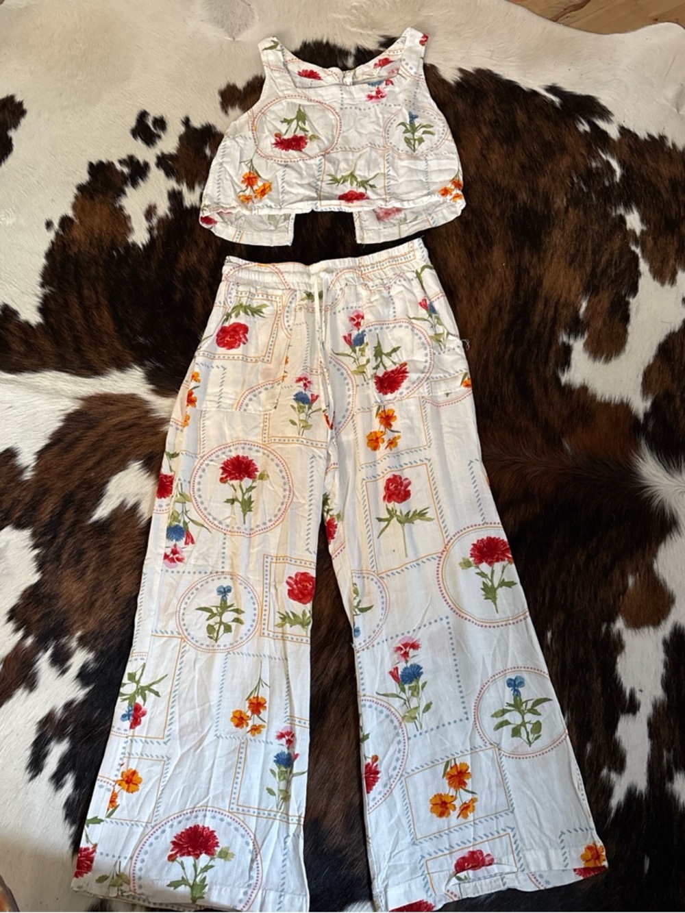 ILLA ILLA White Floral Two-Piece Set with Red and Orange Flowers